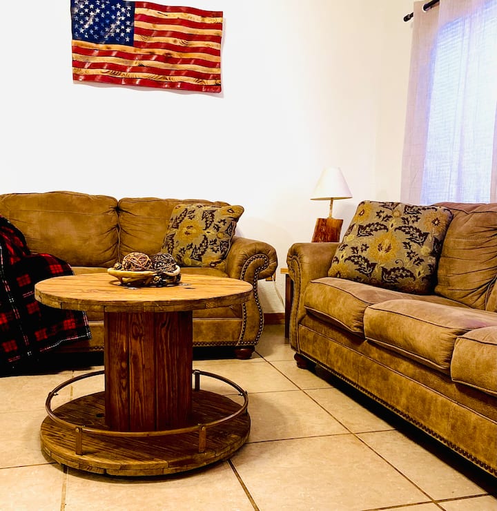 Rustic Retreat - Carlsbad, NM