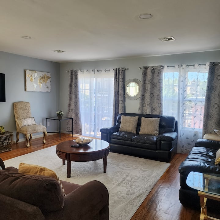 World Cup 3br Stay | Penn Station & Parking - Newark, NJ