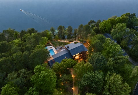 1 Acre Private Oasis, New Sauna, Saltwater Pool