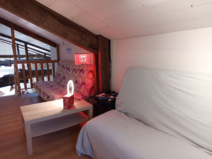 Schlafzimmer 6