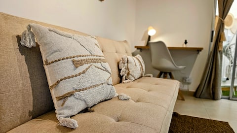 Top performing Airbnb: Beautiful Apartment Top Area /Private Garden/ Netflix/AC in San Fernando Viejo