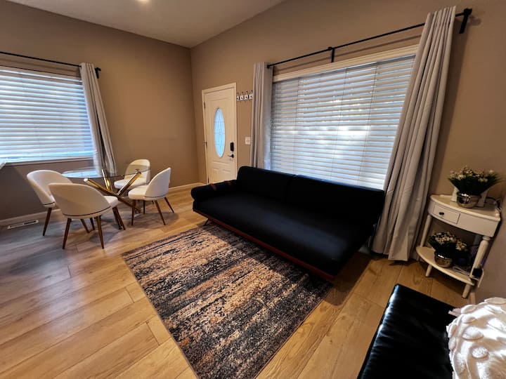 The Carob Grove – West | Midtown Palo Alto - Palo Alto, CA