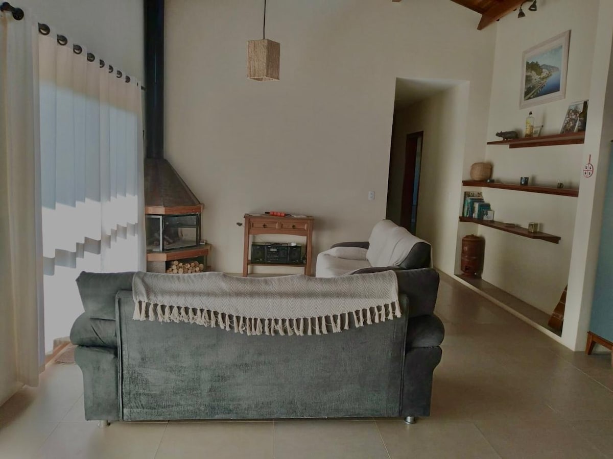 Airbnb em destaque: High Mountain Retreat and Rising Sun em Cunha