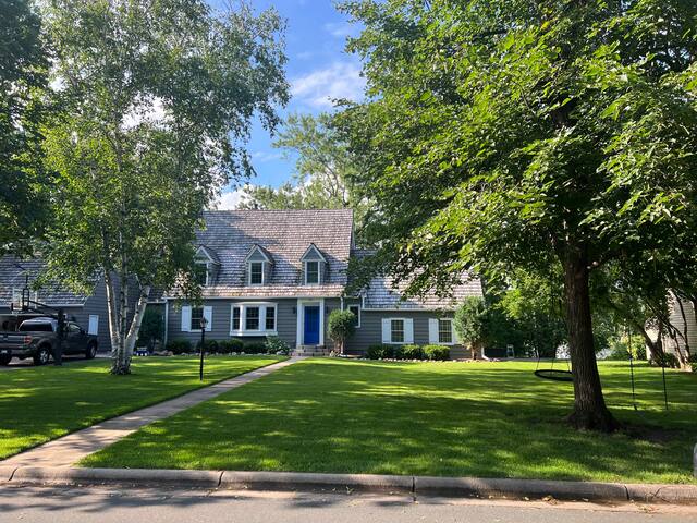 Riverfront Serenity (close to FUN)