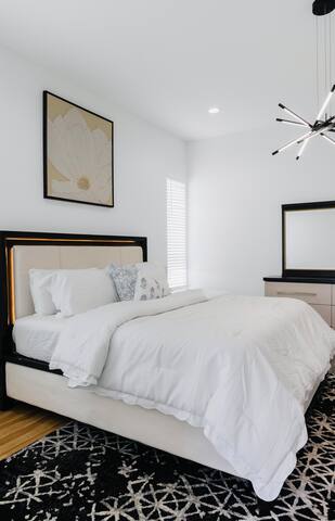 Modern 5BR New Home with Downtown and Sunset View