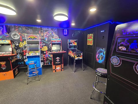Opie's Arcade, movie room, full arcade sleeps 12