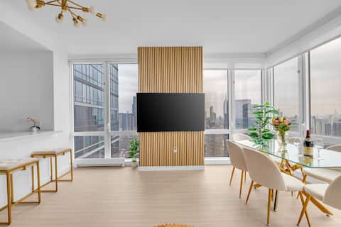 Top performing Airbnb: Luxury 2 Bed 2 Bath Apt | Designer Decor & Views in Hell's Kitchen