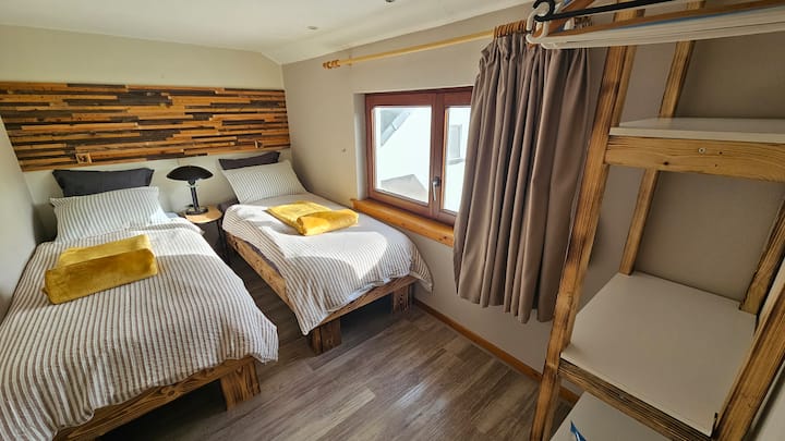 2 легла с размери 80 см x 140 см
Матрак Emma 