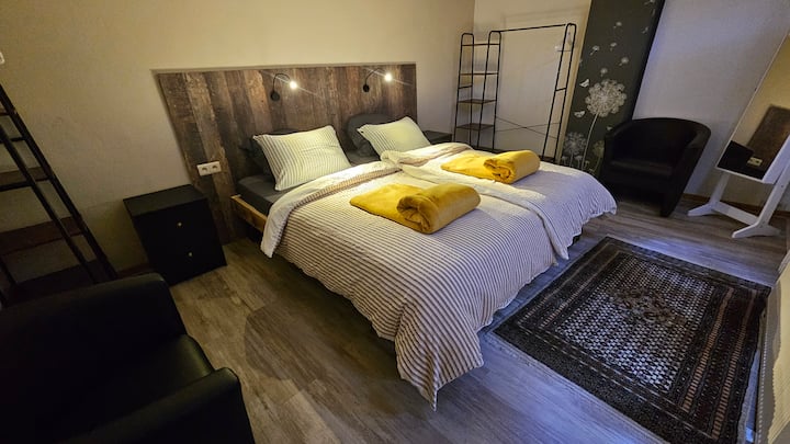 1 легло 180 см ИЛИ 2 отделни легла 90 см