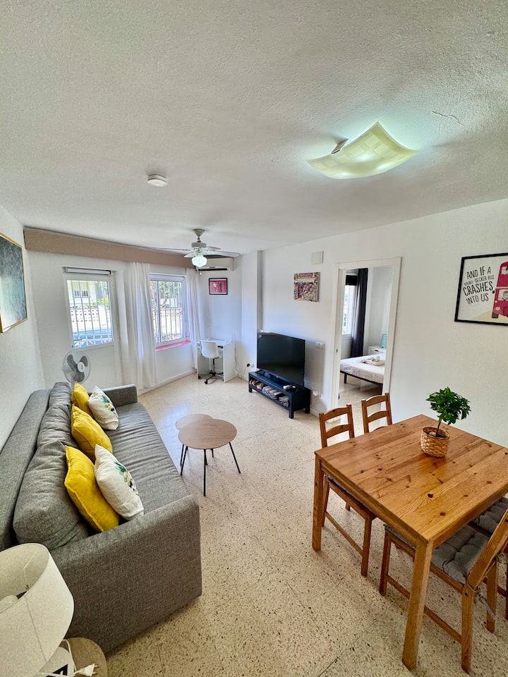 Charming 2 Bedroom Holiday Home - Benalmádena