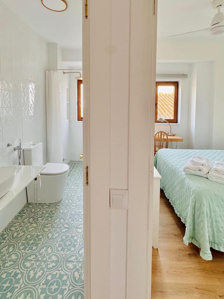 Schlafzimmer 1