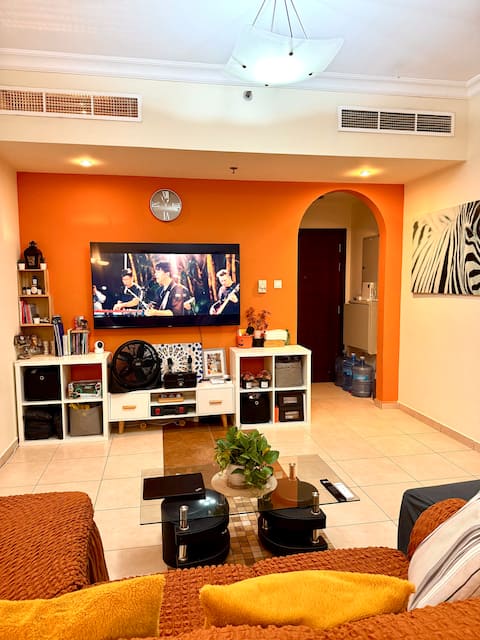 Top Airbnb: Shared Bed Space | Close to Metro in Al Muraqqabat