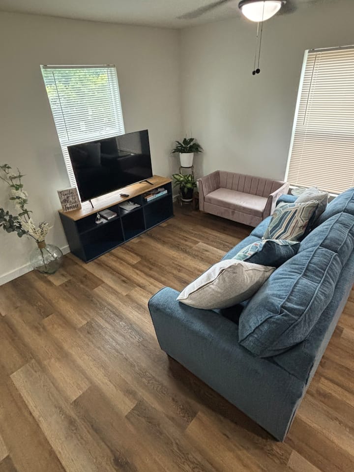 Cozy Family Home Minutes From Downtown - Dallas, TX