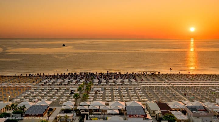 Riccione, 8 Ospiti, 50 Mt Dalla Spiaggia-wifi - Rímini