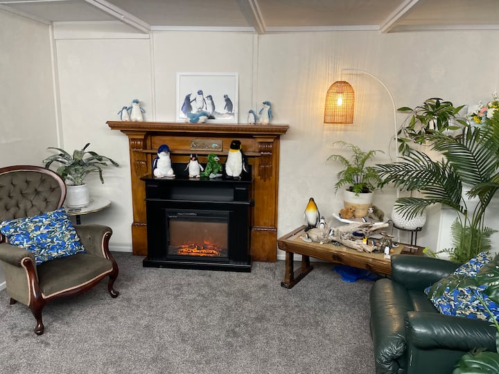 The Penguins Nest 
Cosy Warm Close To Everything - Oamaru