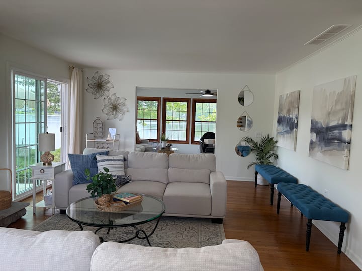 Private Lake Island Retreat! Irish Hills, Michigan - 布魯克林
