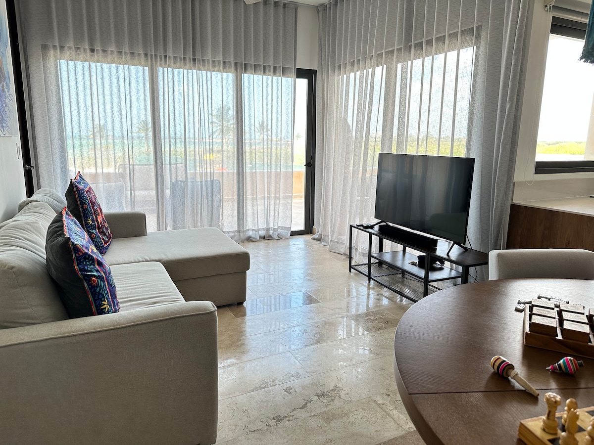 Anuncio de Airbnb popular: Navela oceanfront apartment. en Telchac Puerto