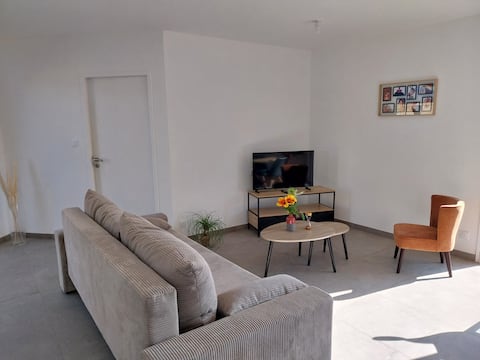 Popular Airbnb listing: Country cottage in Diocèse D'angers