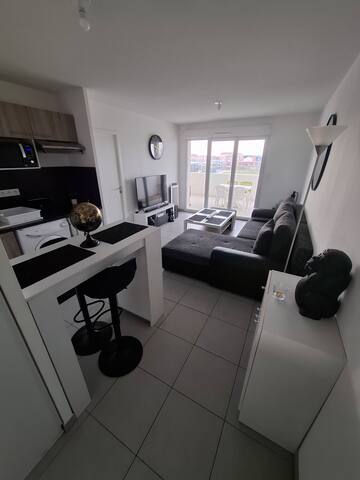 Entire home with 1 bedrooms in Perpignan - Appartement terrasse proche gare TGV