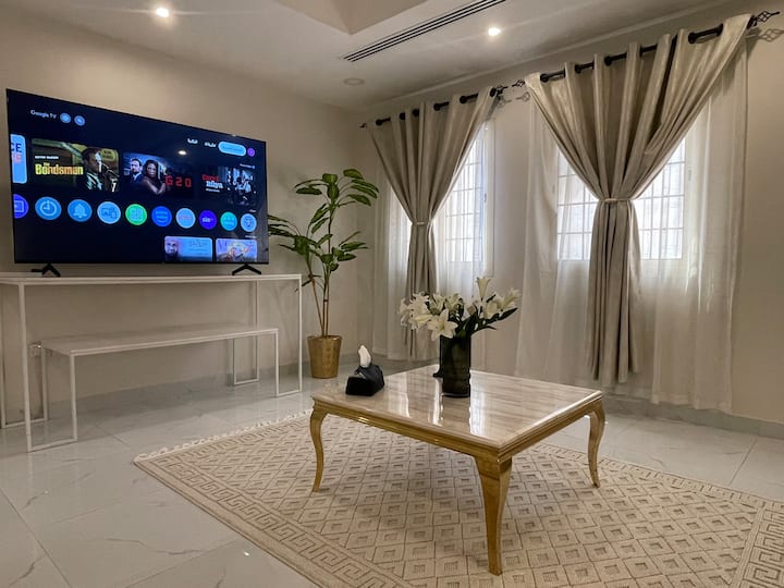 Cozy Family Suite•1br•self Check-in •Cleaning Serv - Dammam