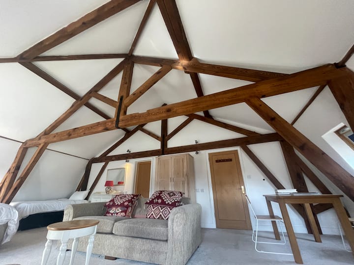 Top Rear Studio - Rutland