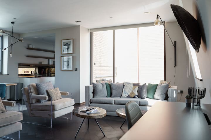 Oxford Circus Luxury Terrace+Balcony+AC Penthouse