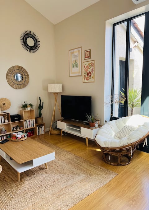 Annonce Airbnb populaire: A bright cocoon with terrace à Bordeaux