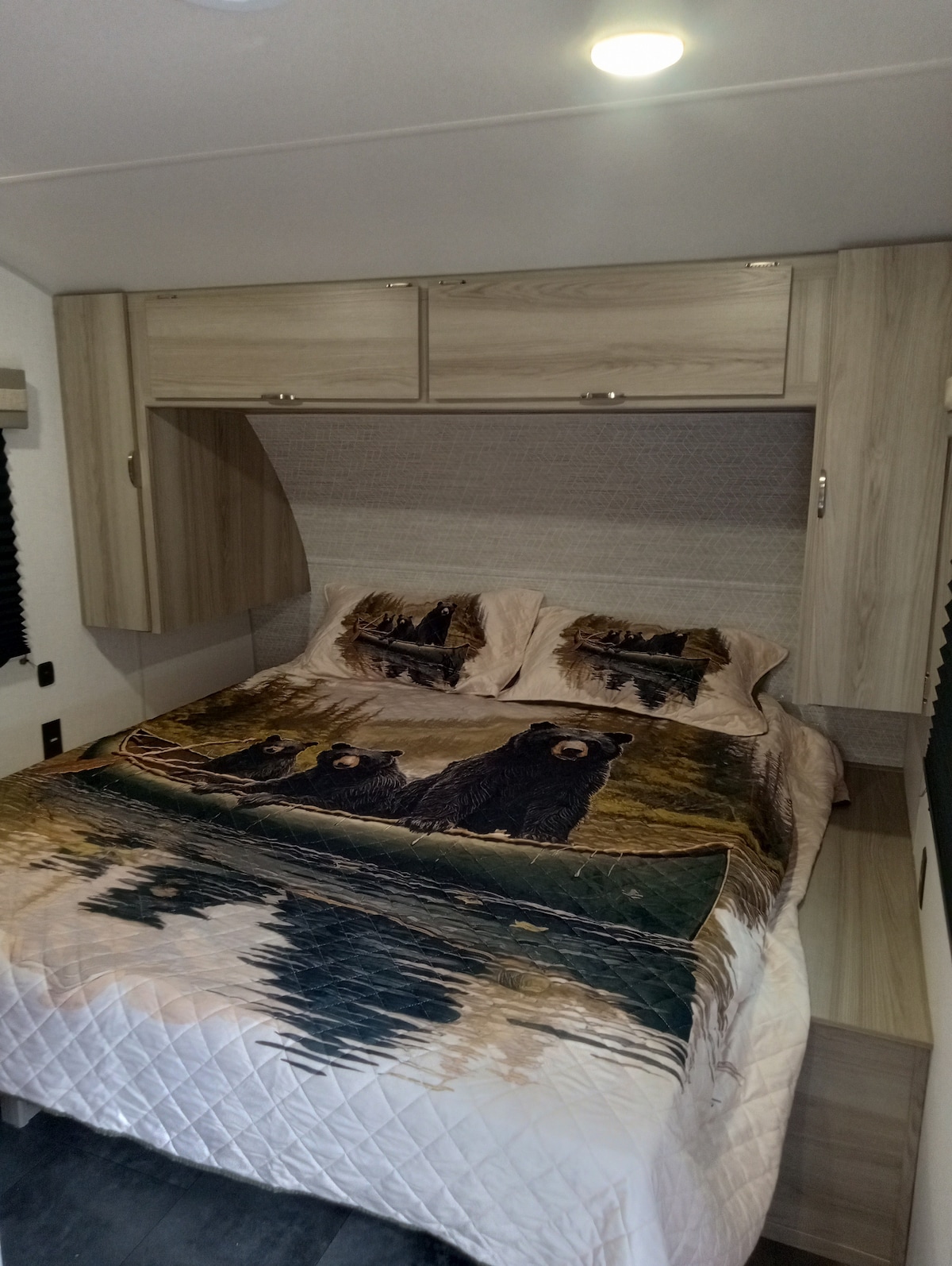 საძინებელი 1