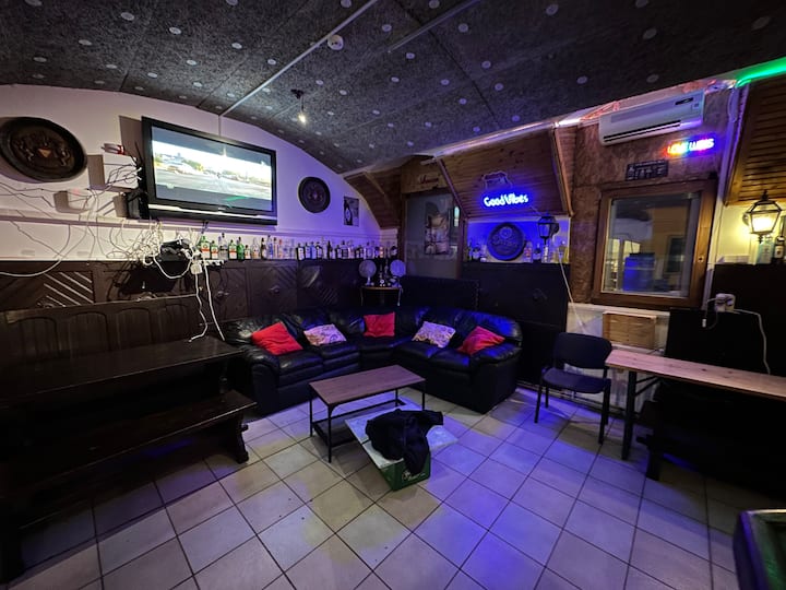 Former Pub 4 Group Stay  Mens Cave  Beer Tap  20p - Budapest