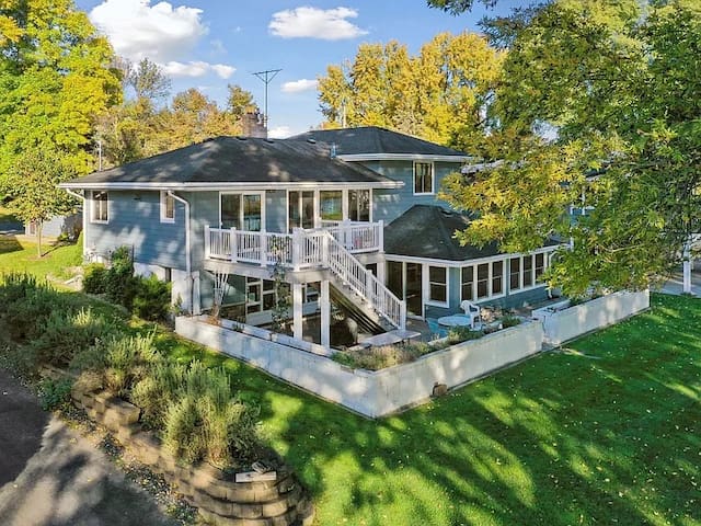 Bayport St. Croix River Retreat