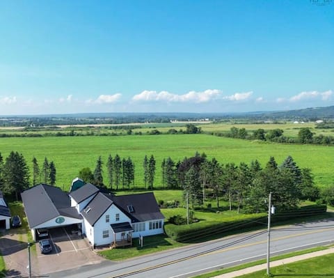 Christian’s Hubtown Suites