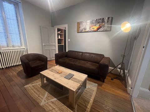 Popular Airbnb listing: Large apartment 67m² in Le Creusot