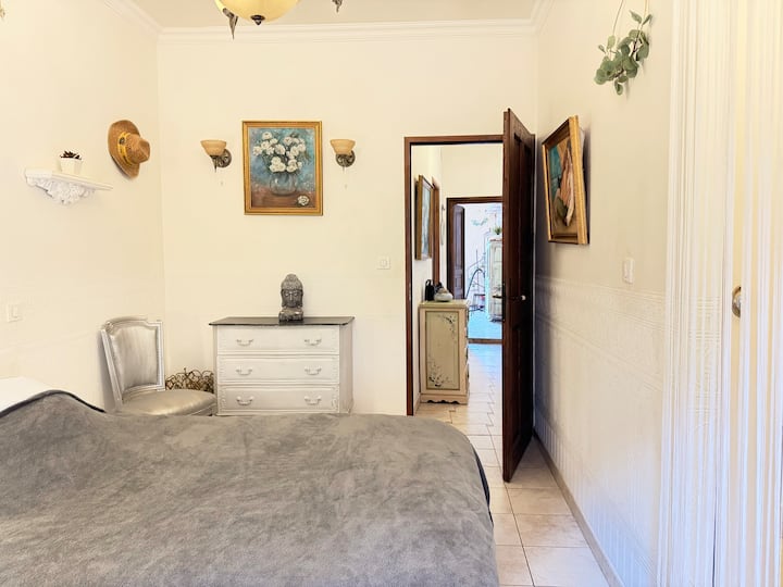 საძინებელი 1