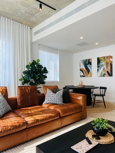Spacious 3
bdr townhouse in Kensington near CBD