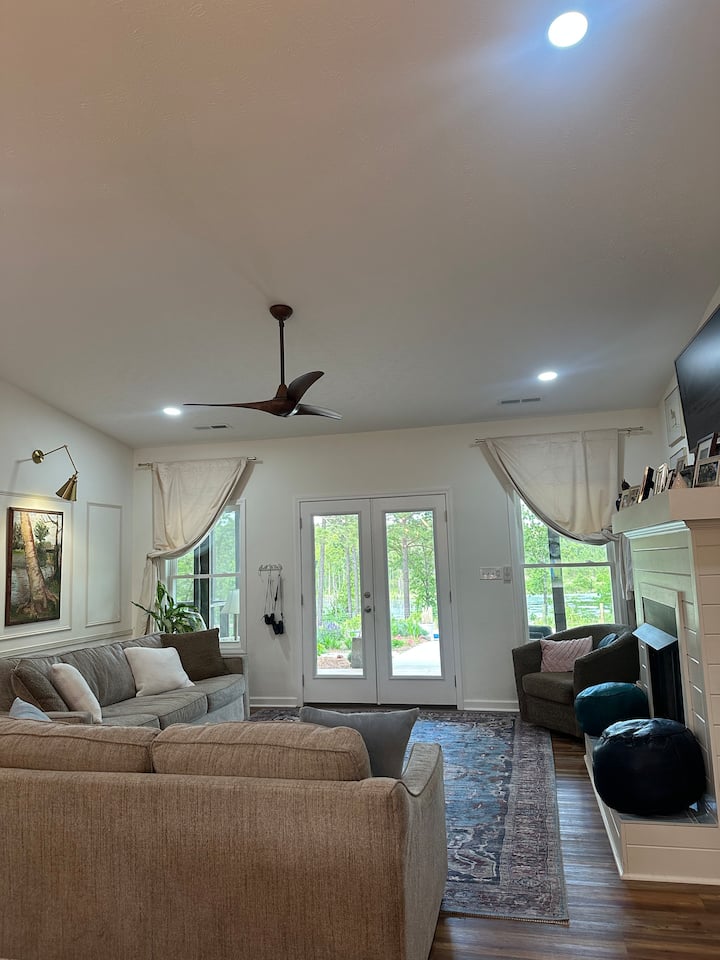 Beautiful, Private Farmhouse - North Carolina