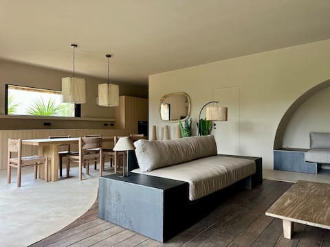 Annonce Airbnb populaire: CASA LA- Architect's house with heated pool à Zonza