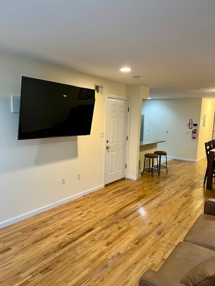 Quintessential Urban Retreat Near Manhattan - Hoboken, NJ