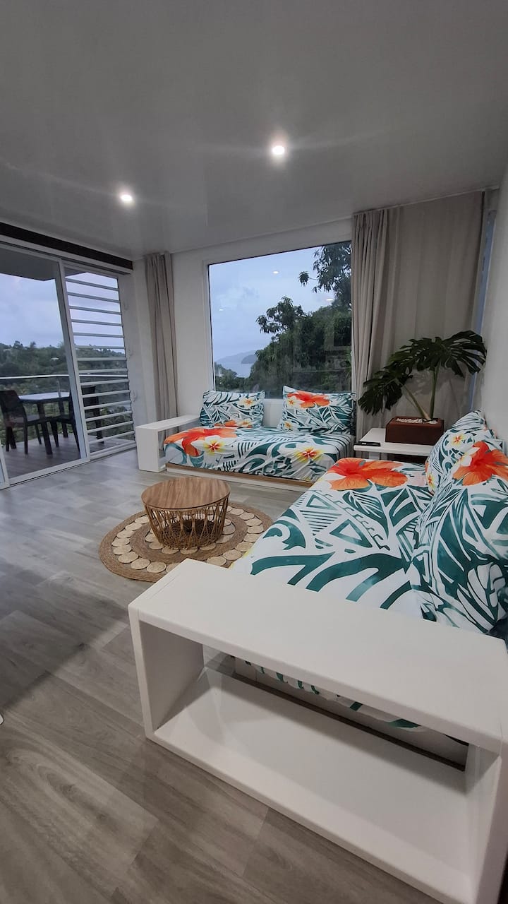 Du hittar 2 enkelsängar som också fungerar som en soffa. 