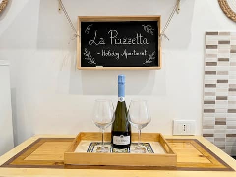Top Airbnb: La Piazzetta - Holiday Apartment in Taormina