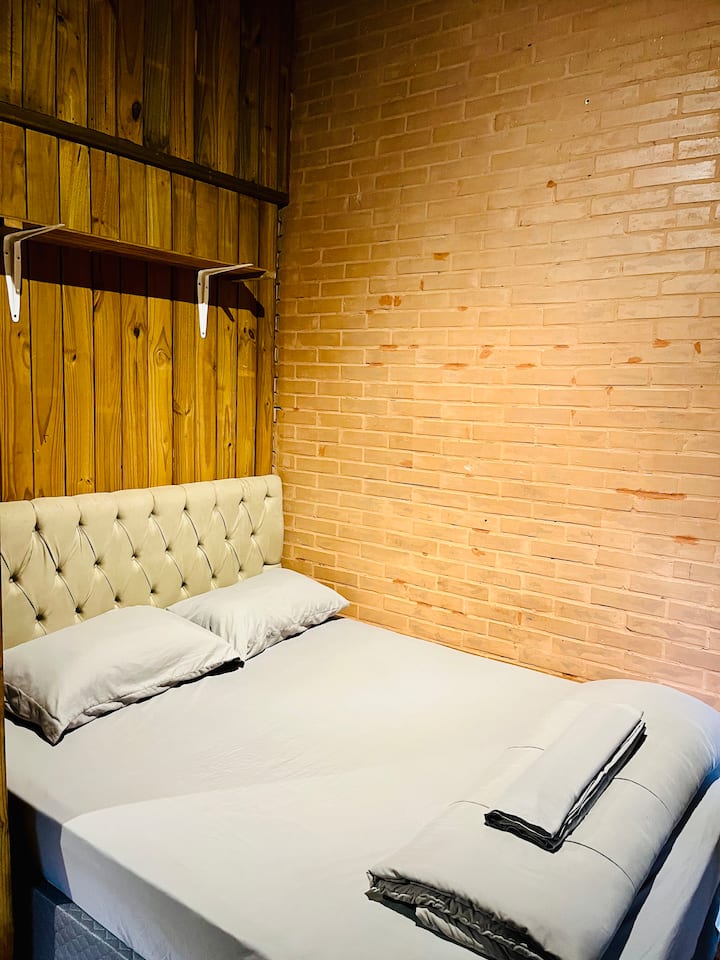 საძინებელი 1