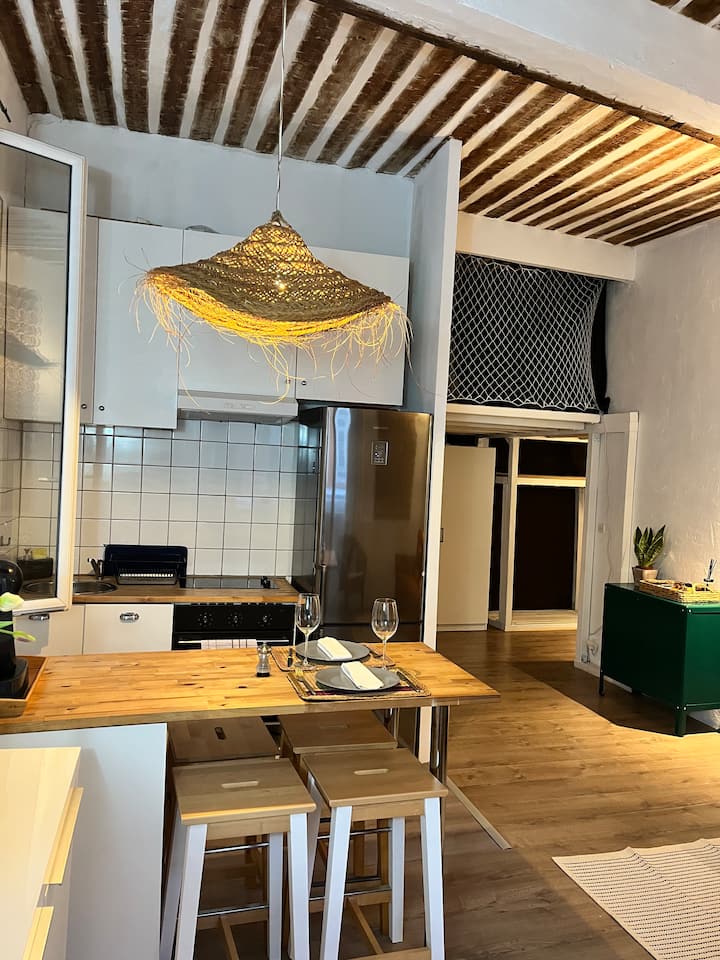 Grand Studio Avec Mezzanine Dans Le Vieil Antibes - Antibes