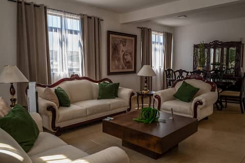 Spacious, Downtown Victoria Accommodation