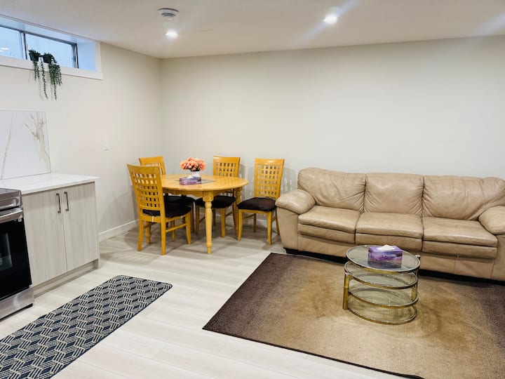 Cozy 2-bed Basement Suite! - Chestermere
