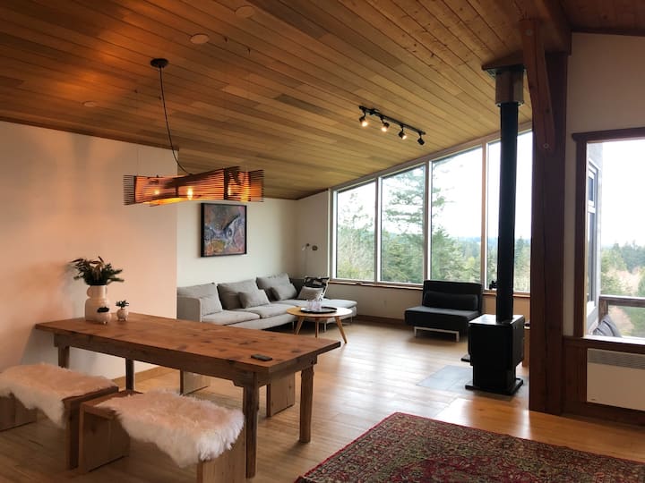 Bluff Road Cottage - Galiano Island
