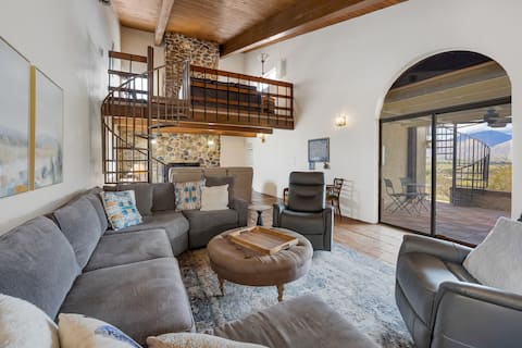 Popular Airbnb listing: Mtn views, quiet, 4 birders, golfers, stargazers! in Tanque Verde