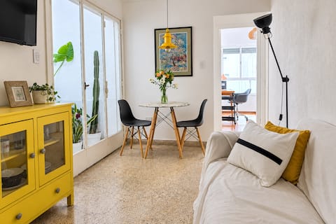 Successful Airbnb property: Bright and renovated apartment in a downtown area in La Plata