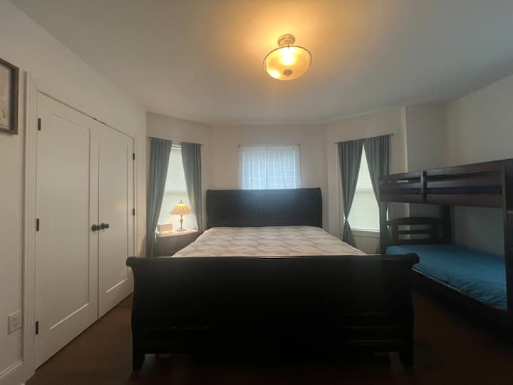 Cozy Boston: Private Bed In Dorchester - Boston, MA