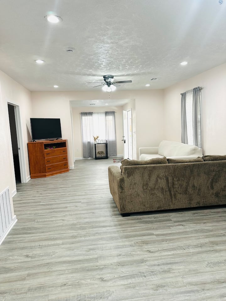 Your Home Away From Home! - Garden City, KS