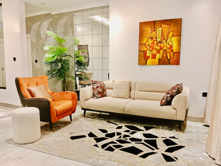 Uwera’s Cozy 3-room Apartment, Gacuriro Kigali - 르완다