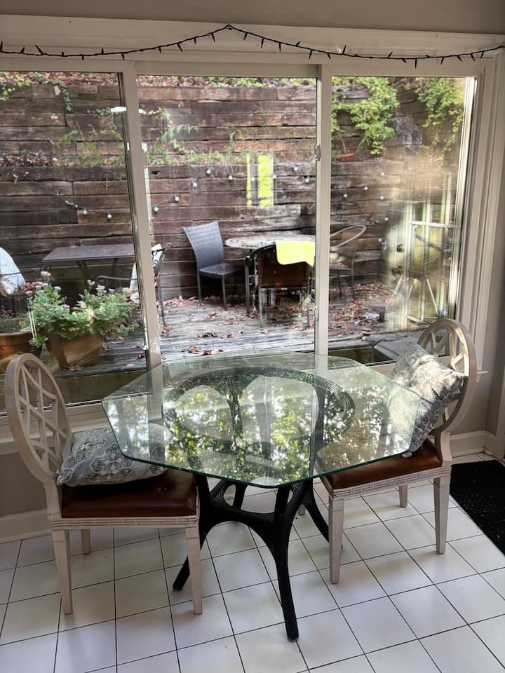 Cozy Get Away - Johns Creek, GA